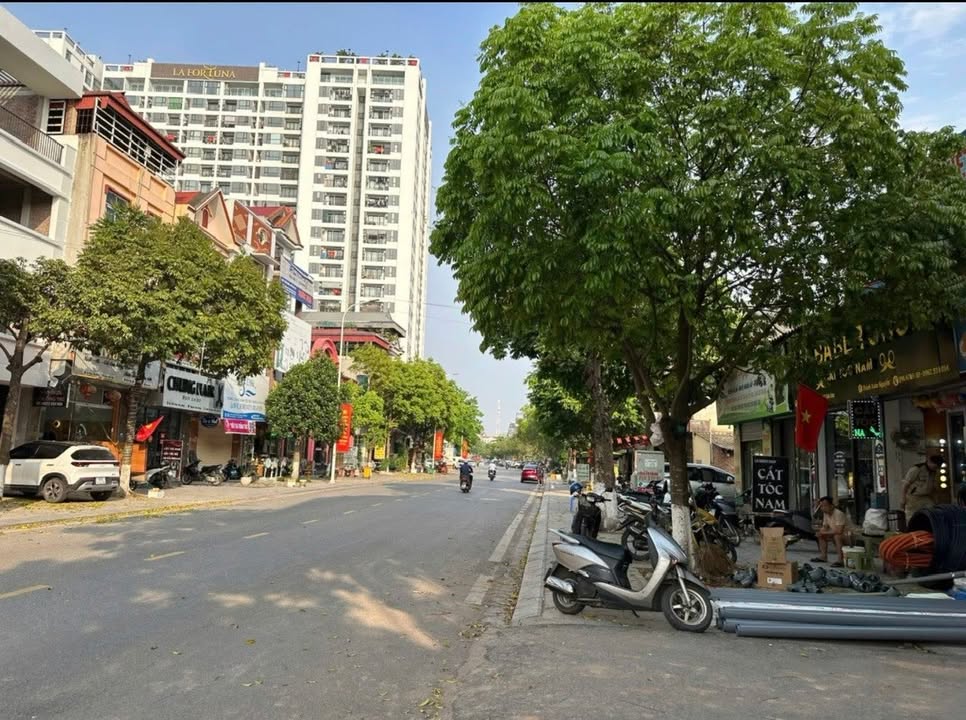 Bán nhà phố Phạm Văn Đồng, Vĩnh Yên 98m² - Vị trí kinh doanh đắc địa!