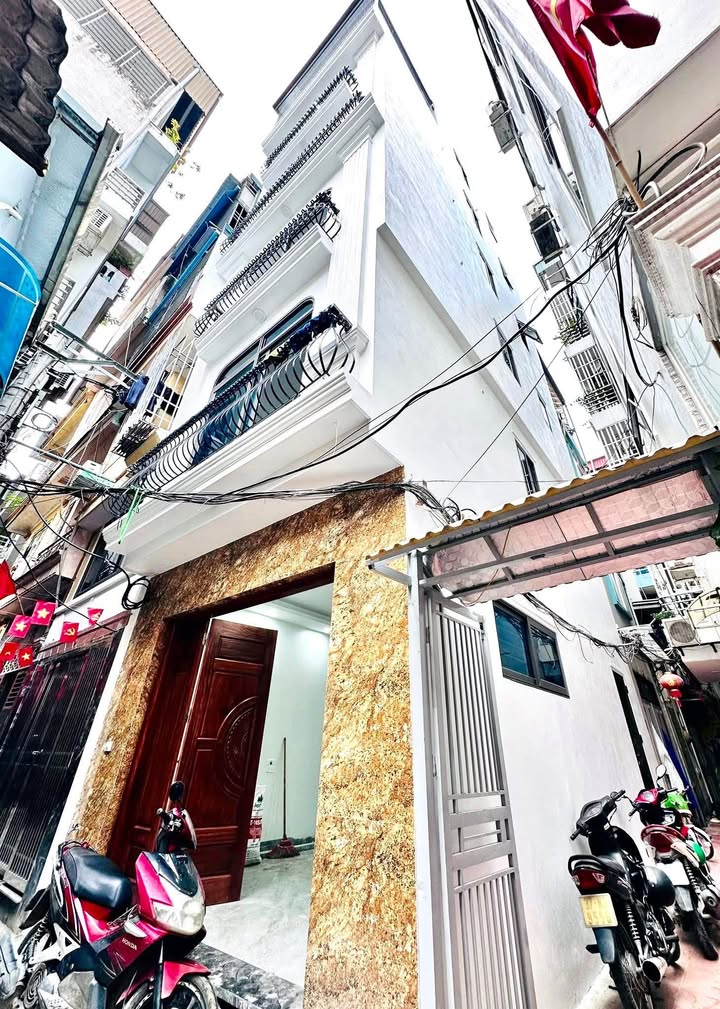 Nhà riêng 6 tầng Xuân Đỉnh 37m² giá thỏa thuận - Đầu tư sinh lời tiềm năng!