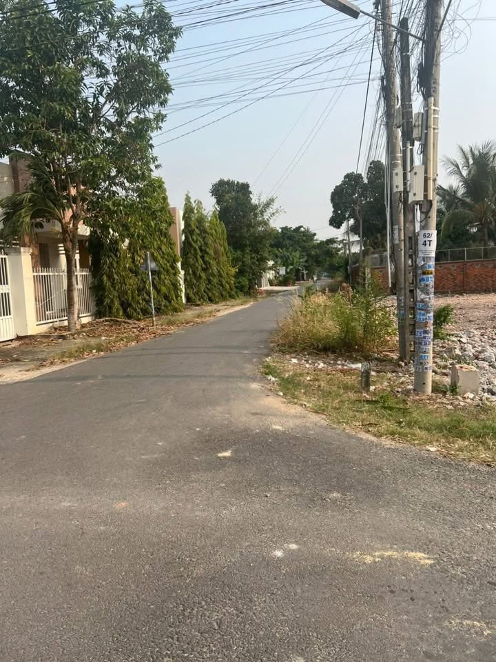 Đất nền góc 2 mặt tiền đường tại Long Thành Trung, 560m² giá 4.1 tỷ - Cơ hội đầu tư tuyệt vời!