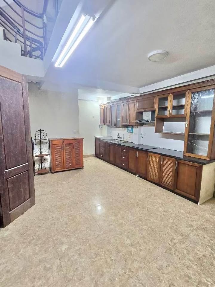 Nhà 6 tầng Kim Giang, 92m² giá 11 tỷ - Đầu tư sinh lời tốt!