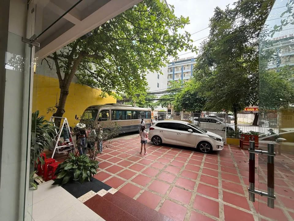 Khách sạn Sầm Sơn 1000m² giá 68.5 tỷ - Vị trí đắc địa, sinh lời cao!