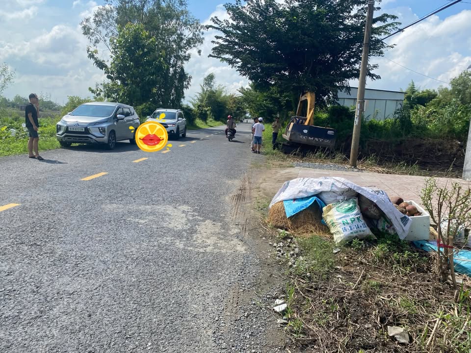 Đất nền 2 mặt tiền tại xã Mỹ Thuận, huyện Bình Tân 215m² giá chỉ 690 triệu - Cơ hội đầu tư tuyệt vời!