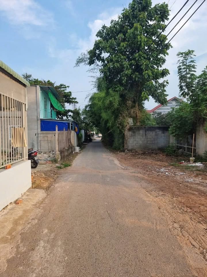 Nhà cấp 4 mặt tiền đường DX130, phường Tân An, 80m² giá 1.5 tỷ - Vị trí đẹp, sổ hồng chính chủ!