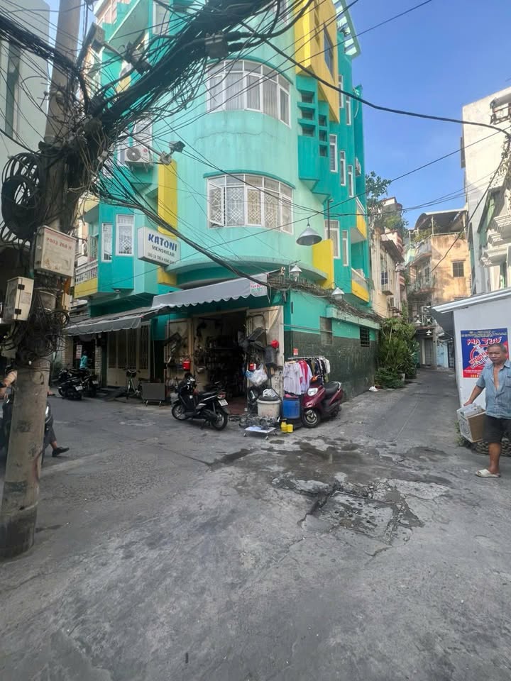 Bán nhà góc 2 mặt tiền hẻm VIP Trần Hưng Đạo, Quận 1 - Diện tích 63m², Giá 2x tỷ!