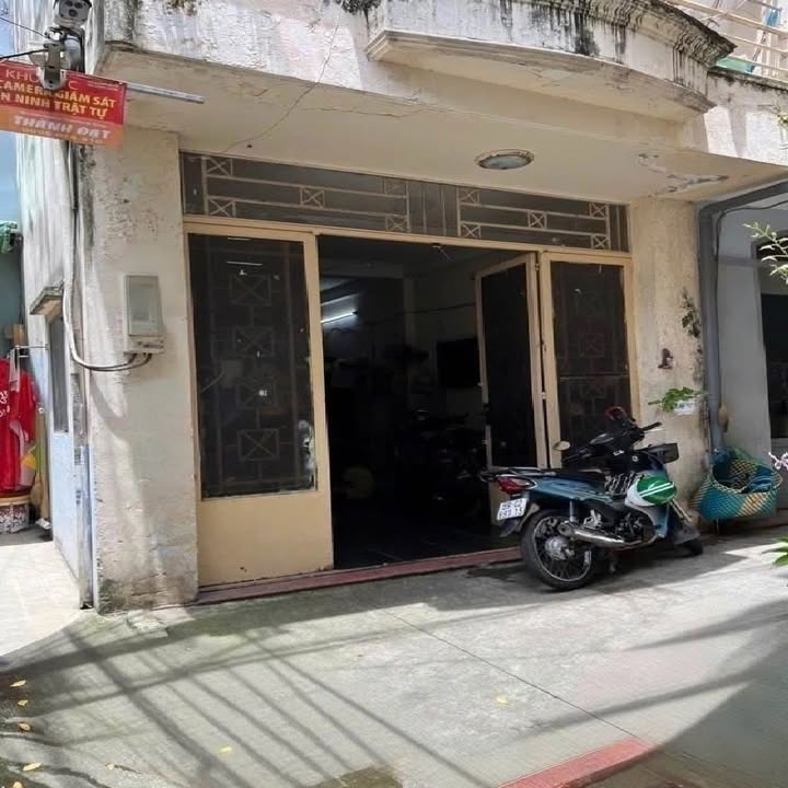 Nhà hẻm Hòa Hưng, Quận 10, 33m² giá 3.7 tỷ - Chính chủ, công chứng ngay!