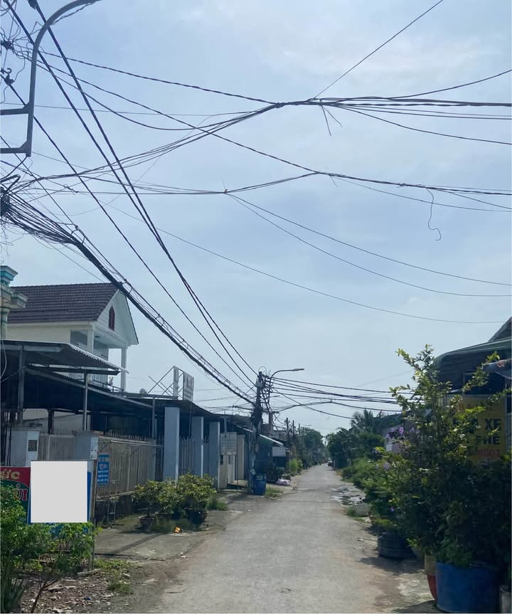 Bán nhà mặt tiền đường Trần Văn Giàu, Bình Chánh, 133m² - Nhà đẹp, đầy đủ tiện ích!