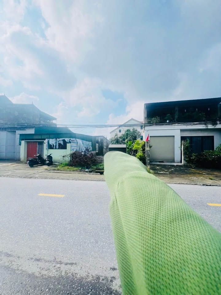 Bán gấp FrontHouse mặt đường Trần Đình San, phường Vinh Tân 107.5m² - Tiềm năng sinh lời cao!