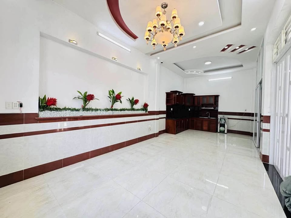 Nhà 3 tầng tại Quận 12, 55.8m² giá 6 tỷ - Thiết kế hiện đại, sẵn sàng vào ở!