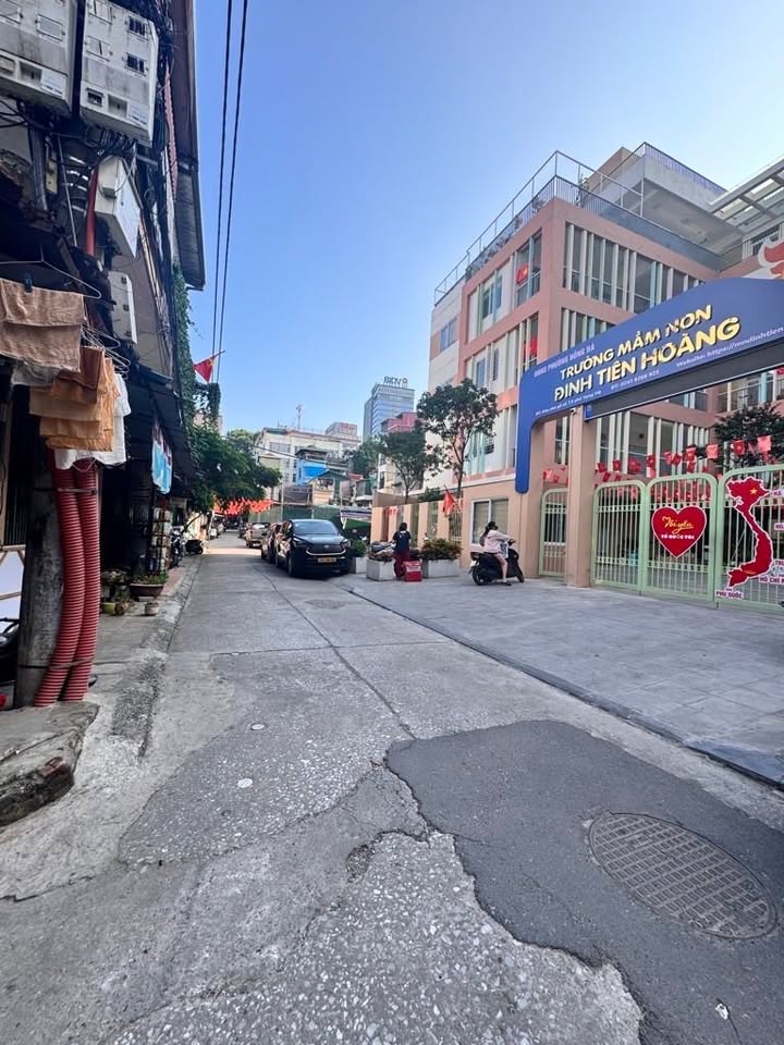 Căn hộ Tập thể Vọng Hà 65m² giá 3.85 tỷ - Nhà mới đẹp, sẵn sàng ở ngay!