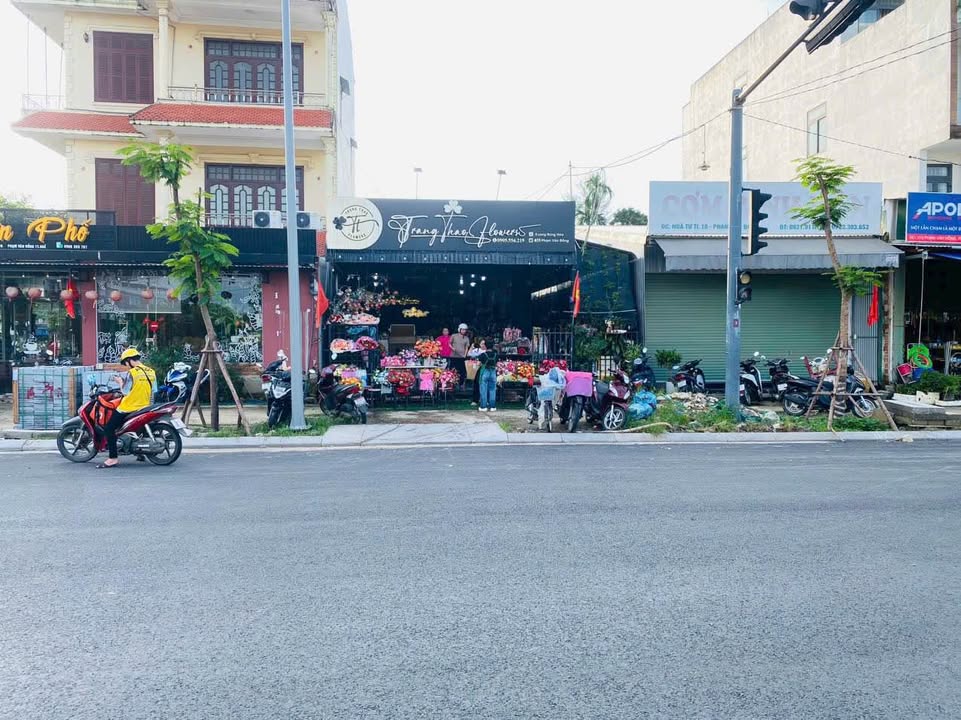 Mặt tiền kinh doanh Phạm Văn Đồng, Huế 204m² giá 12 tỷ - Đường rộng 36m, không dính lộ giới!
