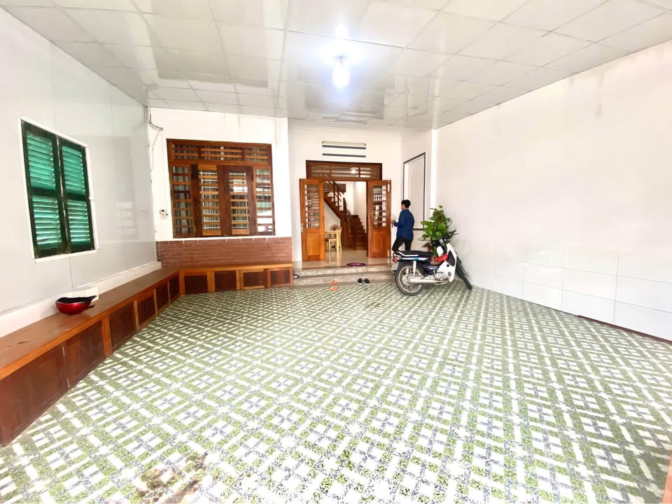 Nhà cho thuê 1 trệt 1 lầu đường Phú Xương, Vĩnh Hải, Nha Trang - Đầy đủ nội thất chỉ 10 triệu!