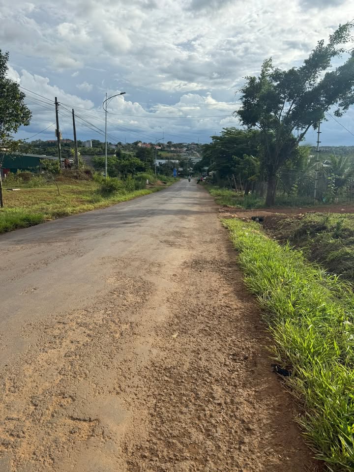 Đất nền xã Đắk Wer 350m² giá 3.5 tỷ - Sổ đỏ chính chủ, đầu tư sinh lời!