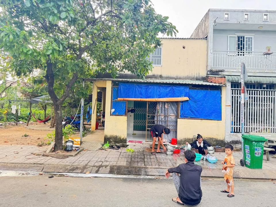 Bán đất kèm dãy trọ tại Khu dân cư GENIMEX, Tân Uyên, 120m² - Cơ hội đầu tư sinh lời!