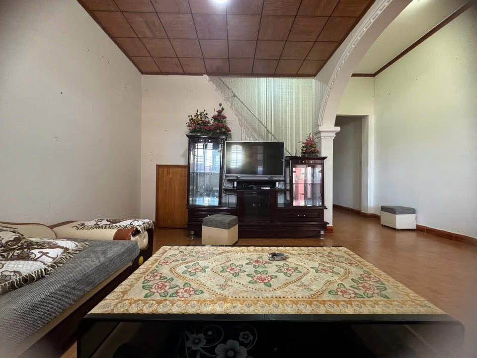 Nhà riêng Đà Lạt 80m² giá 2.25 tỷ - Gần chợ và trường học!