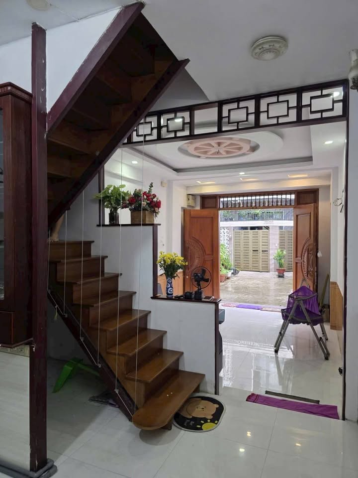 Nhà cho thuê đường Lê Trọng Tấn Quận Tân Phú 42m² giá 9 triệu - Nhà mới sạch đẹp, an ninh đảm bảo!