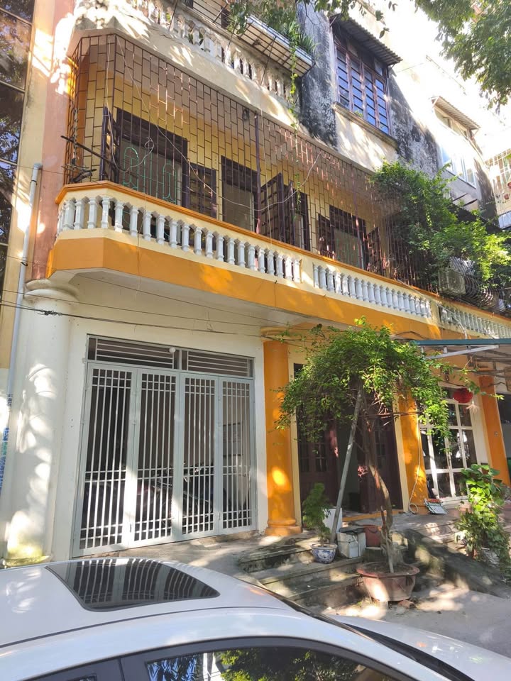 Căn hộ chung cư Nam Đại Lộ Lê Lợi 77m² giá 2 tỷ - Nhà mặt đất ô tô đậu trước cửa!