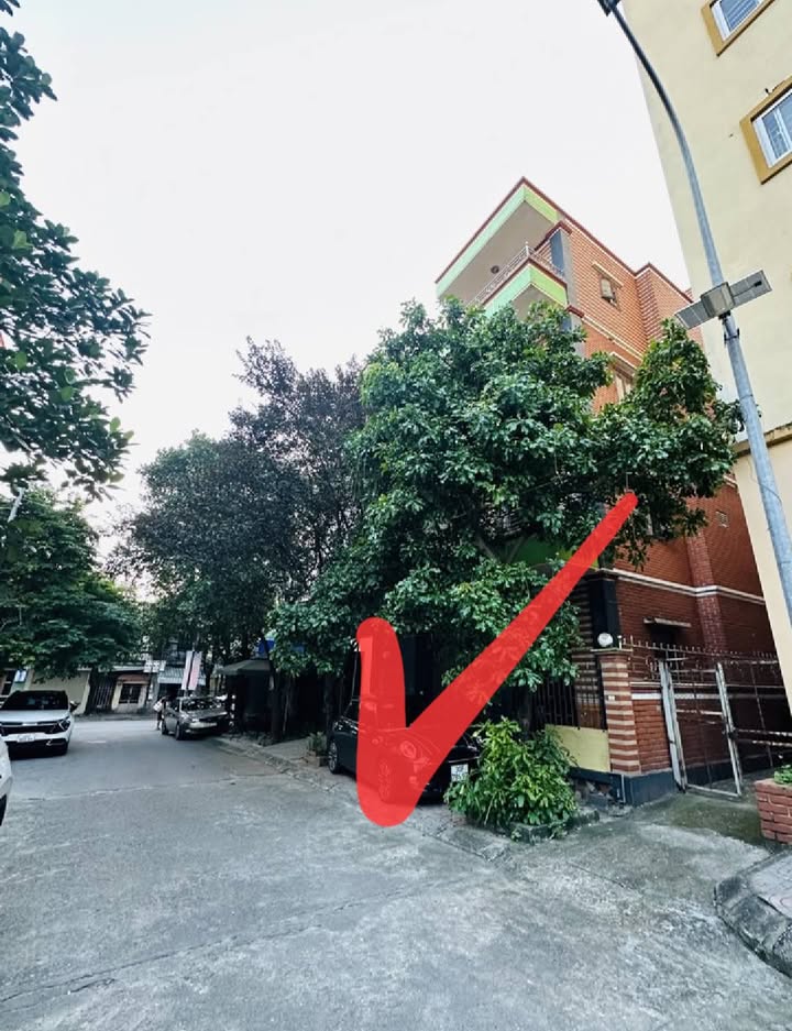 Bán gấp FrontHouse Sài Đồng 100m² giá 23 tỷ - Thiết kế 5 tầng hiện đại!