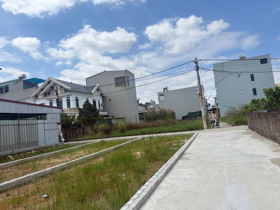 Đất nền chính chủ Tổ 10 Quang Minh, Mê Linh 55m² giá chỉ 2 tỷ - Cơ hội đầu tư hấp dẫn!