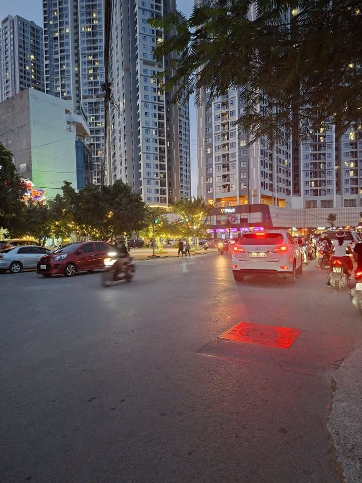 Nhà mặt đường Thiên Lôi, quận Lê Chân, 100m² - Cho thuê lâu dài giá chỉ 7.5 triệu!