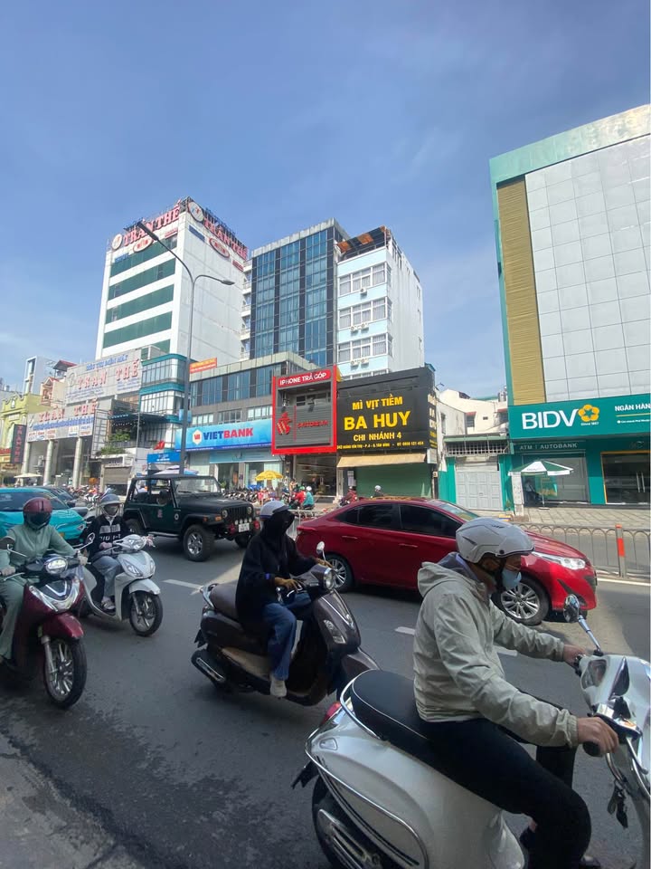 Bán gấp FrontHouse Tân Bình 107m² giá 32 tỷ - Mặt tiền Hoàng Văn Thụ