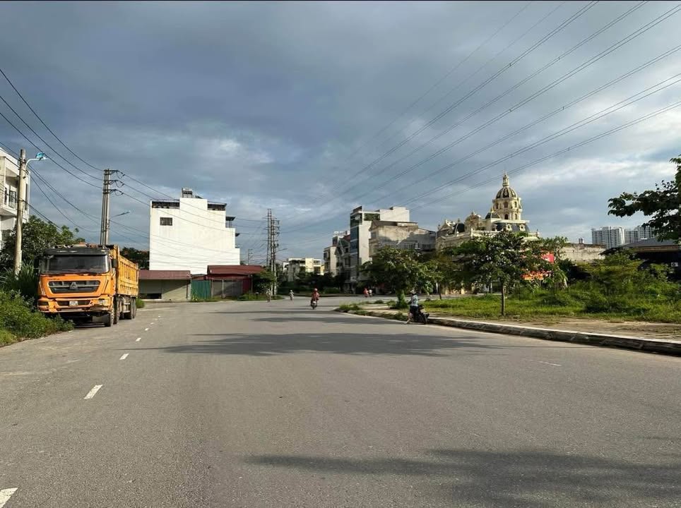 Đất nền Khu Thiếu Sinh Quân, Tân Thịnh, Thái Nguyên 180m² - Phong thủy tốt, giá thỏa thuận!