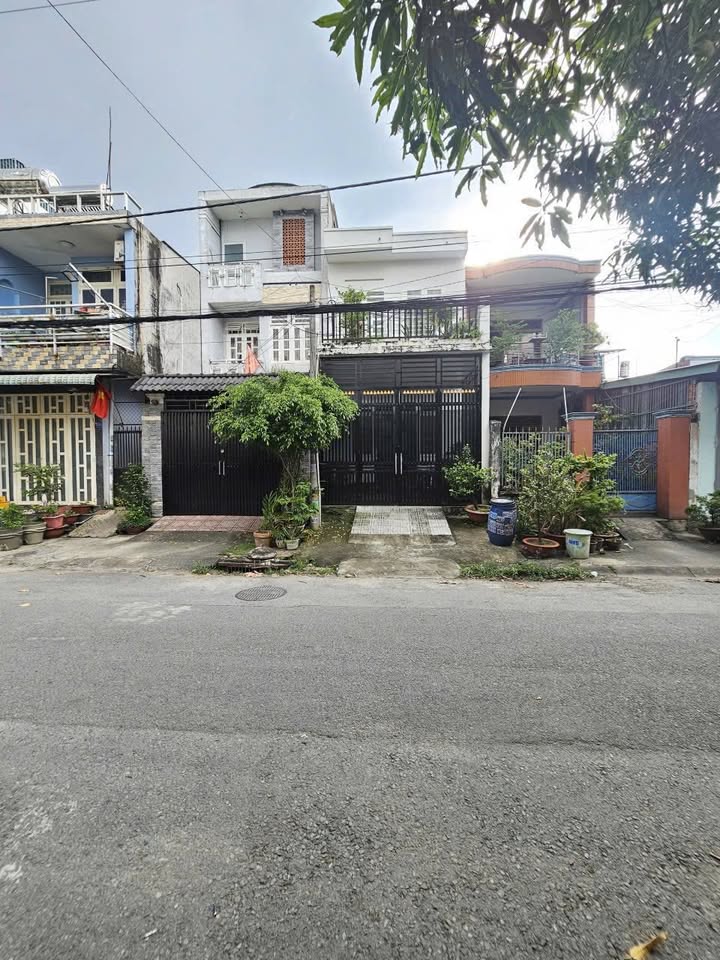 Nhà mặt tiền kinh doanh Dĩ An 116,5m² giá 6 tỷ - Sổ hồng chính chủ!