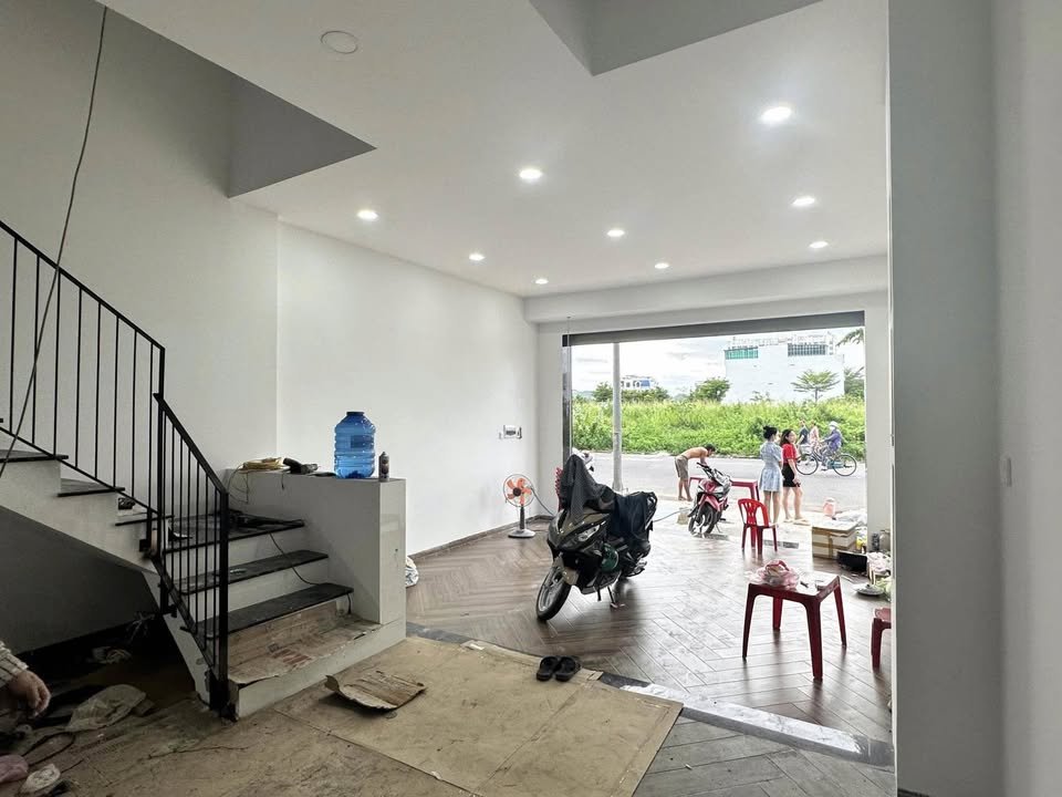 Nhà 5 tầng có thang máy khu đô thị VCN Phước Hải 100m² giá 15.5 tỷ - Sổ hồng riêng, chính chủ!