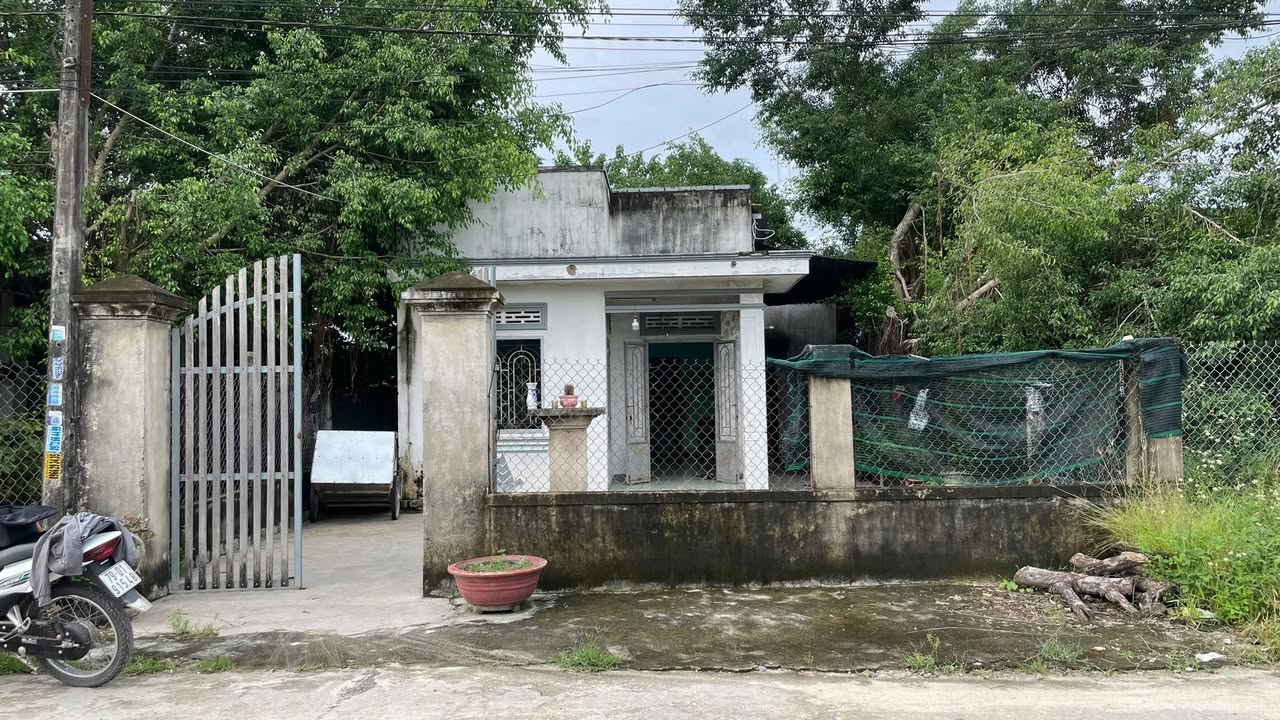 Nhà cấp 4 Suối Tiên 160m² giá chỉ 999 triệu - Không gian thoải mái, giao thông thuận tiện!