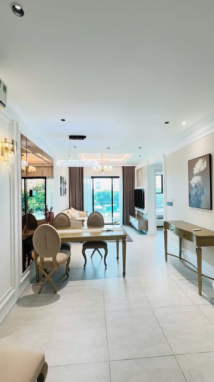 Căn hộ De La Sol Quận 4 74m² giá 8.2 tỷ - Full nội thất sang trọng!