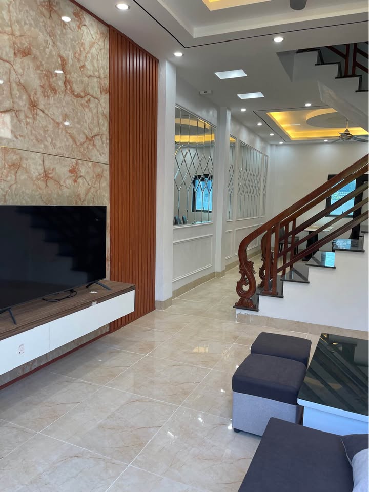 Nhà 3 tầng Ninh Khánh 130m² giá nhỉnh 3 tỷ - Gần Quốc lộ 1A!