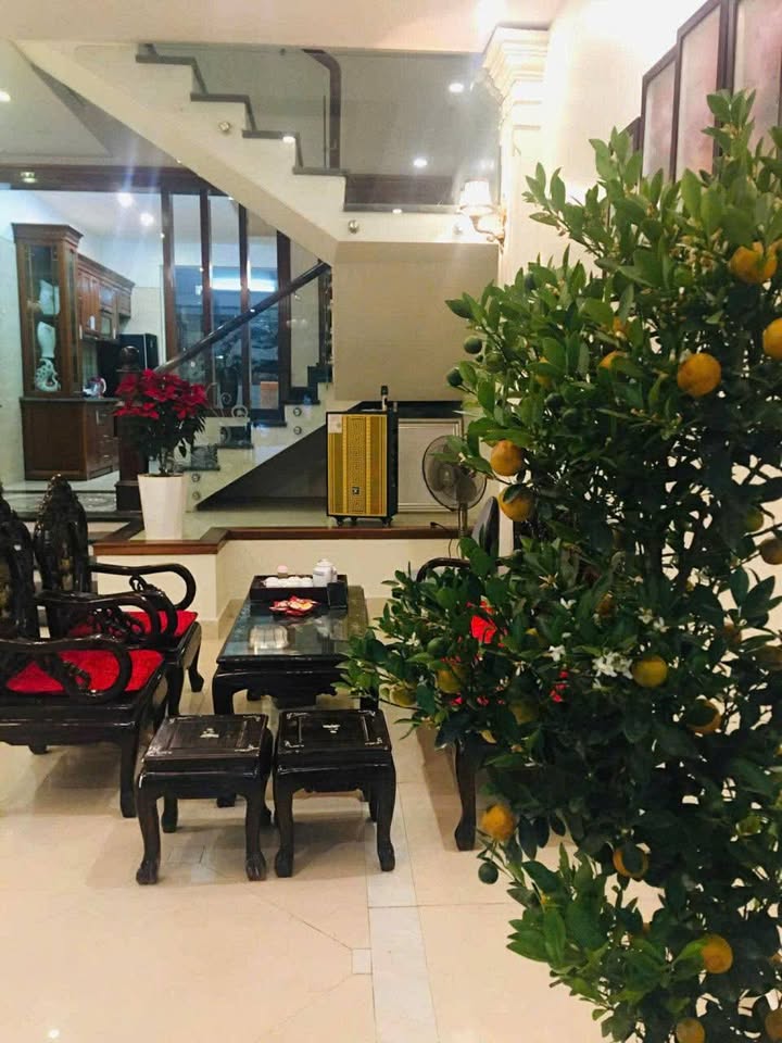 Nhà cho thuê 193 Văn Cao, 90m² giá 16 triệu - Đường rộng ô tô đỗ cửa