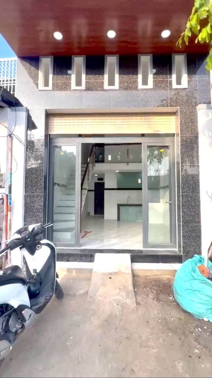 Bán nhà mặt tiền Lê Lợi 44m² giá 2.99 tỷ - Sổ đỏ chính chủ, thương lượng ngay!