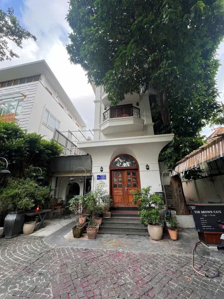 Biệt thự cho thuê có sân vườn đẹp tại Tú Xương, Quận 3 - Thiết kế linh hoạt cho nhiều lĩnh vực