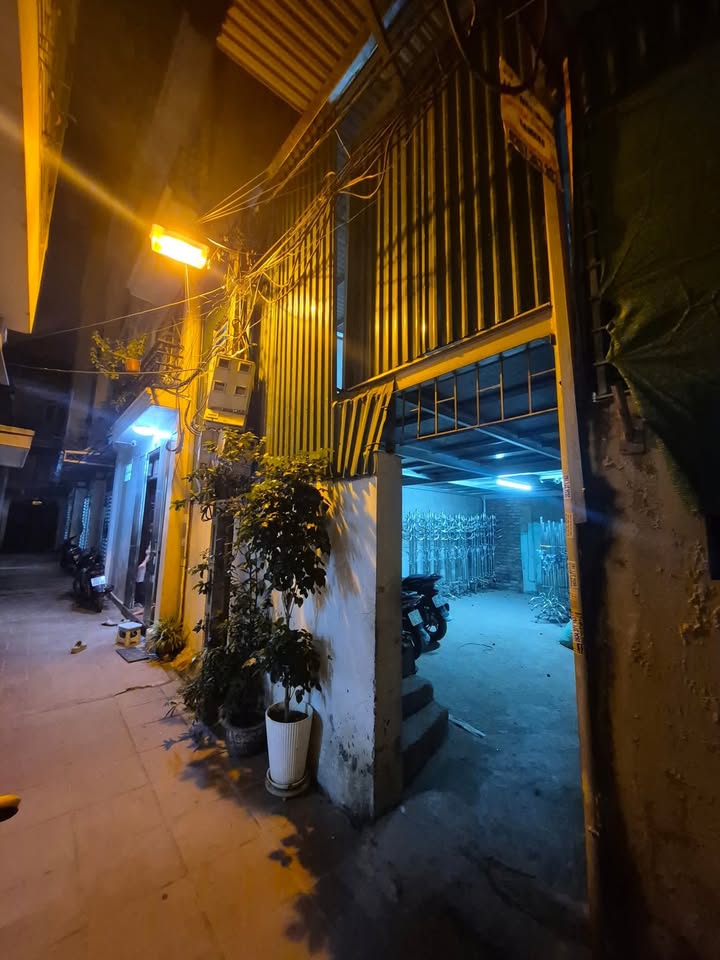 Bán đất Khu dân cư Bằng B Hoàng Mai 37m² giá 6 tỷ - Tặng kho xây dựng ngay!