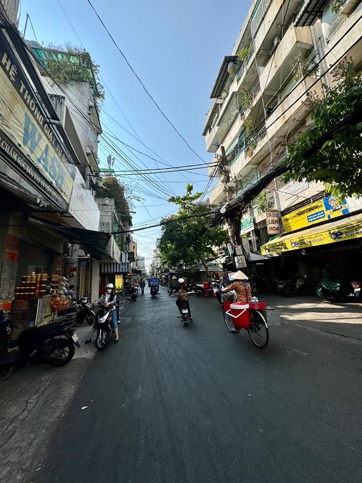 Nhà mặt tiền Đoàn Văn Bơ, Quận 4, 25.5m² giá 6 tỷ - Đầu tư sinh lời ngay!