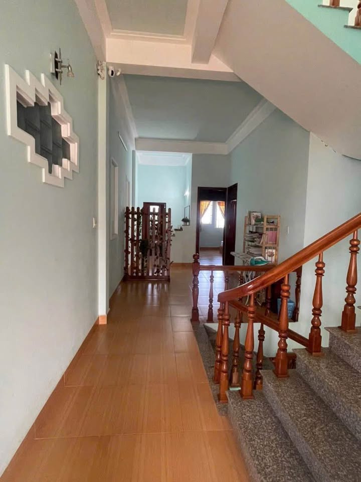 Nhà mặt tiền Huỳnh Thúc Kháng 120m² giá 6.8 tỷ - Sẵn sàng vào ở ngay!