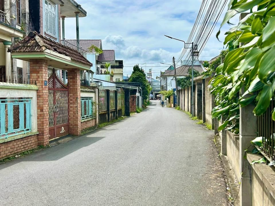 Đất mặt tiền hẻm 994 Trần Phú Bảo Lộc 260m² giá 2.4 tỷ - Sẵn nhà cấp 4 nhỏ!