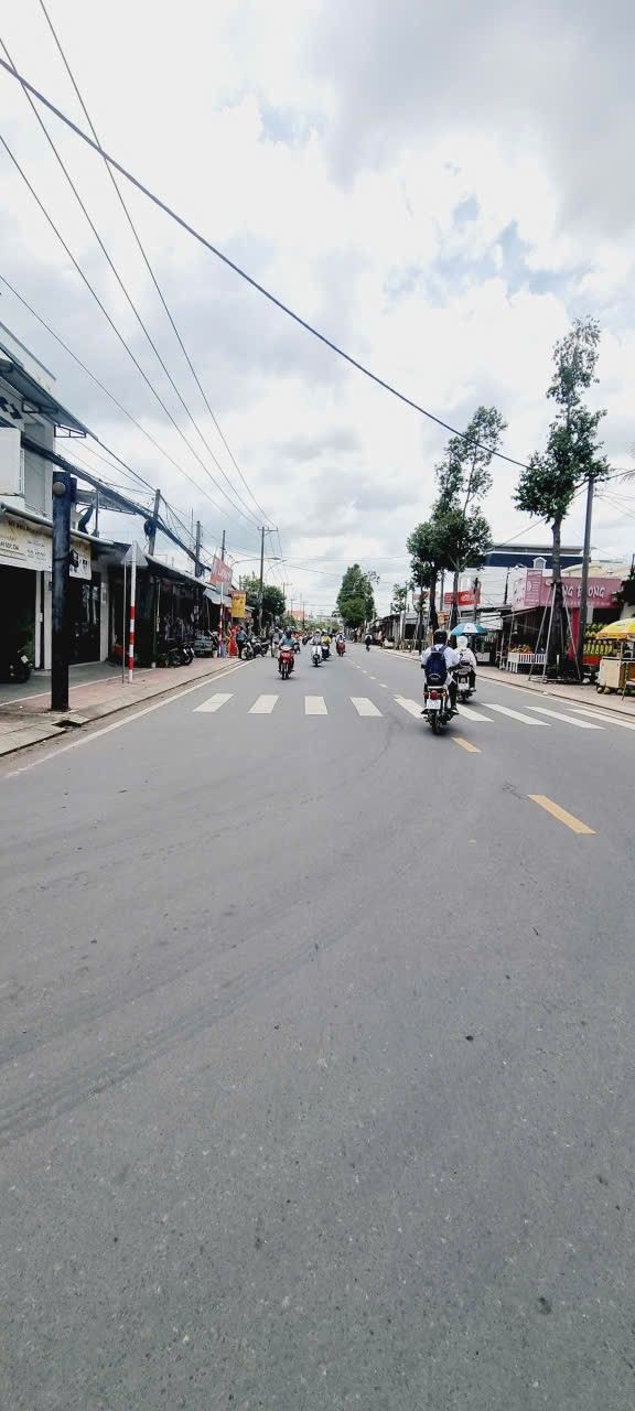 Nhà mặt tiền Phạm Ngũ Lão, Trà Vinh 300m² giá chỉ 6 tỷ - Vị trí đắc địa cho kinh doanh!