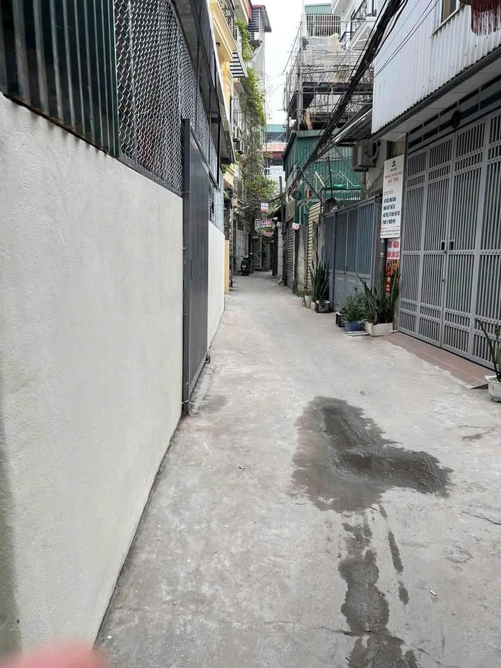 Nhà cho thuê chính chủ tại Bồ Đề, 17m² - An ninh tốt, tiện nghi đầy đủ!