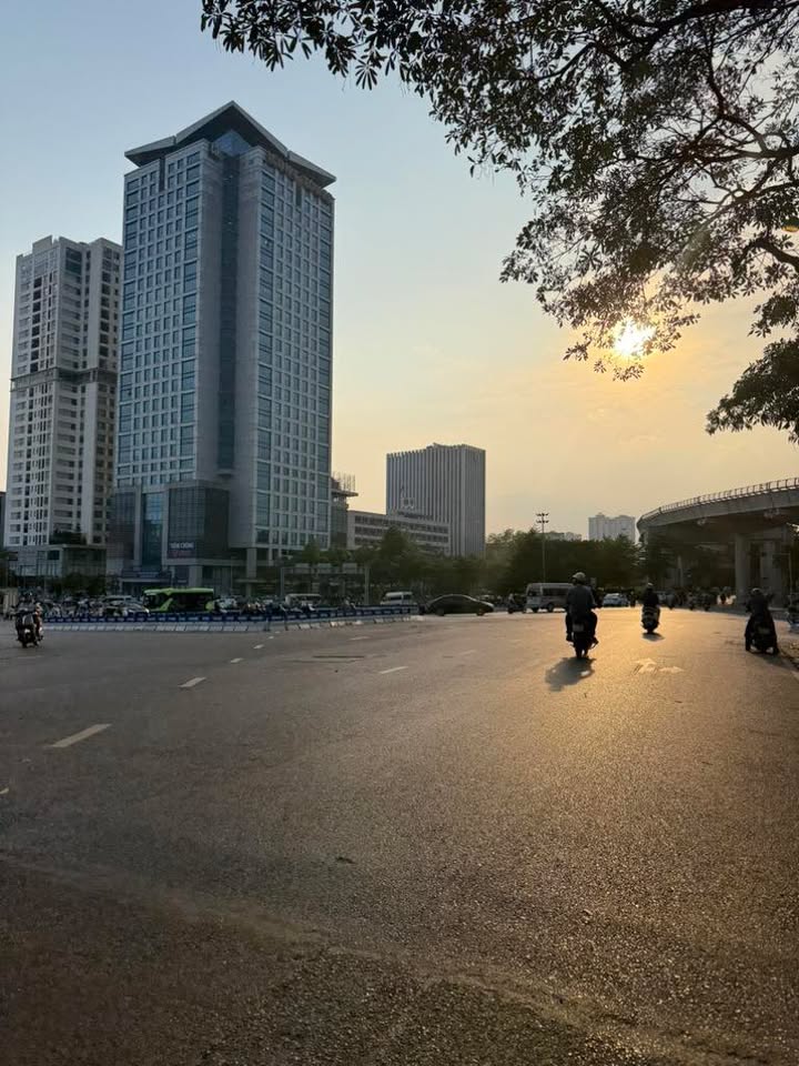 Nhà 6 tầng thang máy Phúc Tân, 45m² giá 18.4 tỷ - Đầu tư sinh lời ngay!