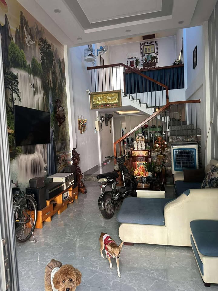 Nhà mặt tiền đường P Quy Nhơn 89m² giá 7.5 tỷ - Kinh doanh thuận lợi!