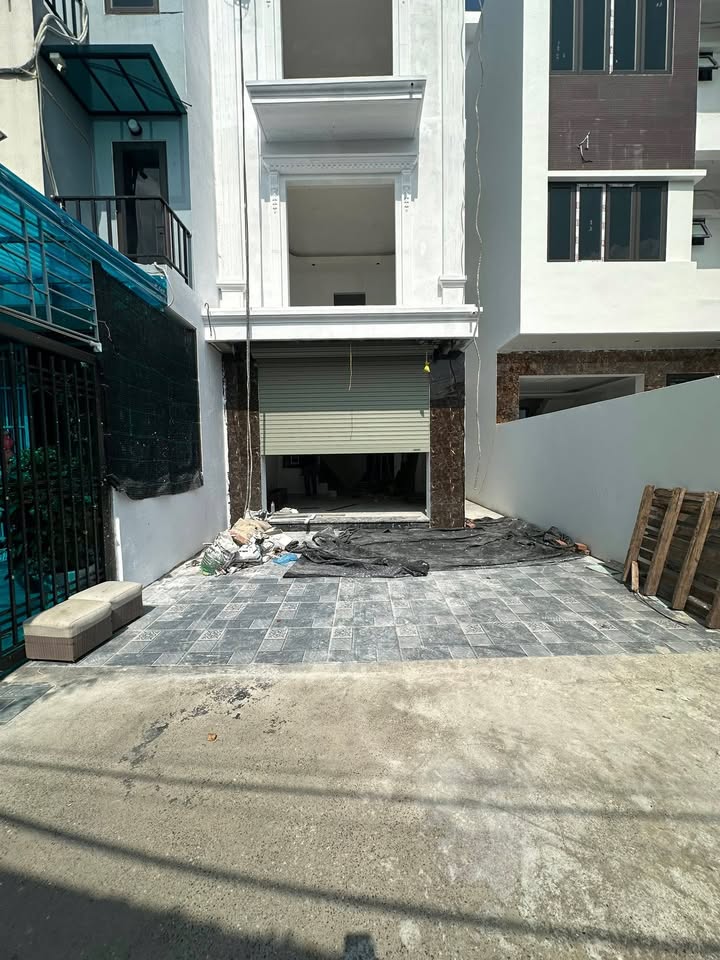 Nhà 4 tầng Yên Nghĩa Hà Đông 85m² giá 5.1 tỷ - Sân riêng ô tô vào tận nơi!