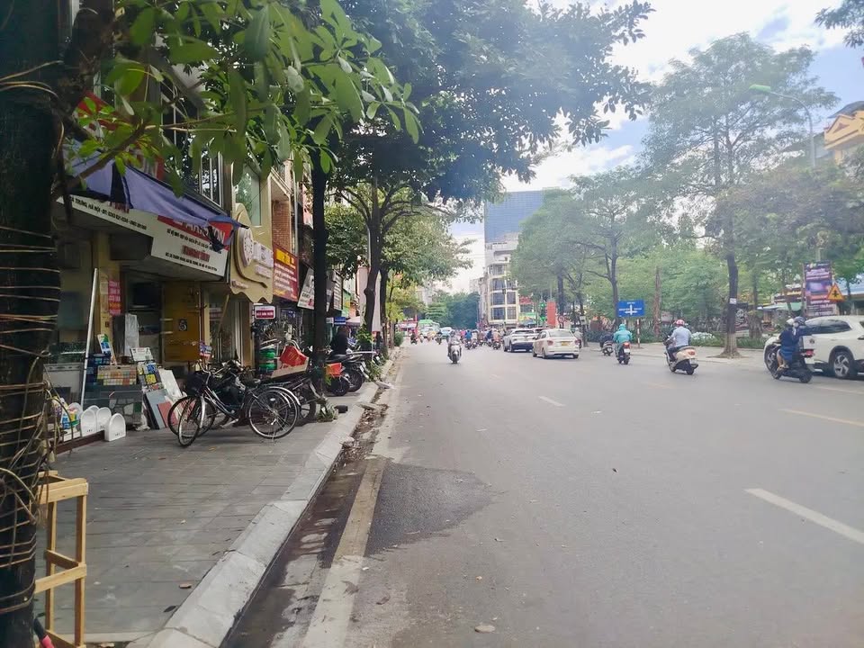 Nhà mặt phố Thanh Nhàn, Hai Bà Trưng, 48m² - Kinh doanh đỉnh cao, ô tô đậu cửa!