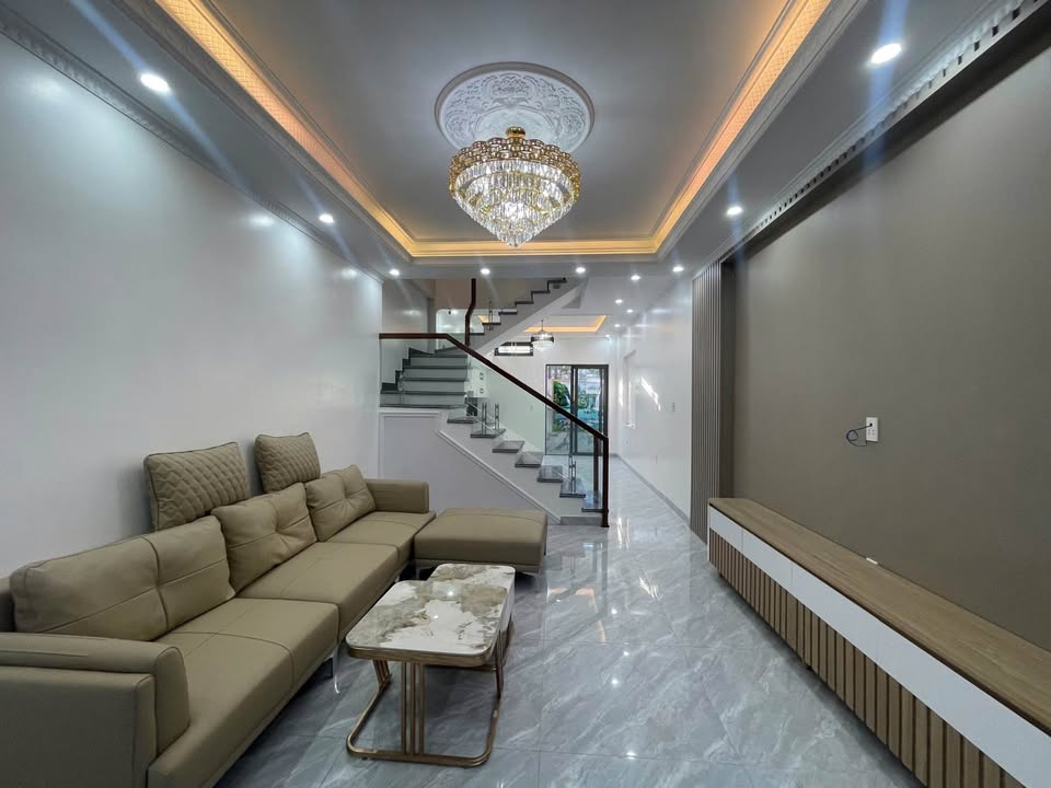 Nhà đẹp 3 tầng Đằng Hải 50m² giá 2.8 tỷ - Ô tô vào tận nhà!