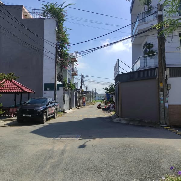 Đất mặt tiền đường 6m lô góc 89.2m² giá 6.99 tỷ - Vị trí đắc địa tại Long Trường!