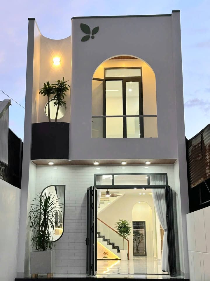 Nhà lầu đúc hiện đại Hòa Thành Tây Ninh 142.5m² giá 2.15 tỷ - Thiết kế sang trọng, ô tô vào tận nơi!