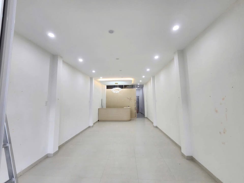 Nhà mặt tiền Trần Hưng Đạo, Đà Nẵng 125m² giá 32 triệu - Vị trí đắc địa gần Vincom!