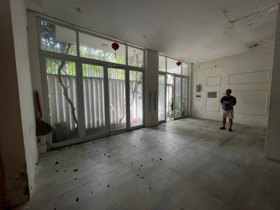 Nhà cho thuê 3 tầng mặt tiền Ba Đình - Hải Châu, diện tích 95m², giá 16 triệu/tháng