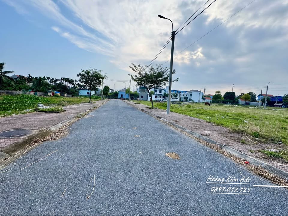 Đất nền trục 3 Khu phố Hòa Liên, 120m² - Vị trí đẹp, giá thỏa thuận!