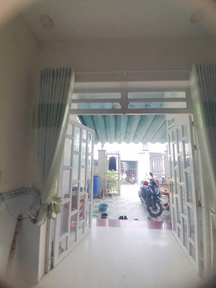 Nhà 1 trệt 1 lầu Đức Hòa Hạ 90m² giá 1.8 tỷ - Nội thất đầy đủ, vào ở ngay!